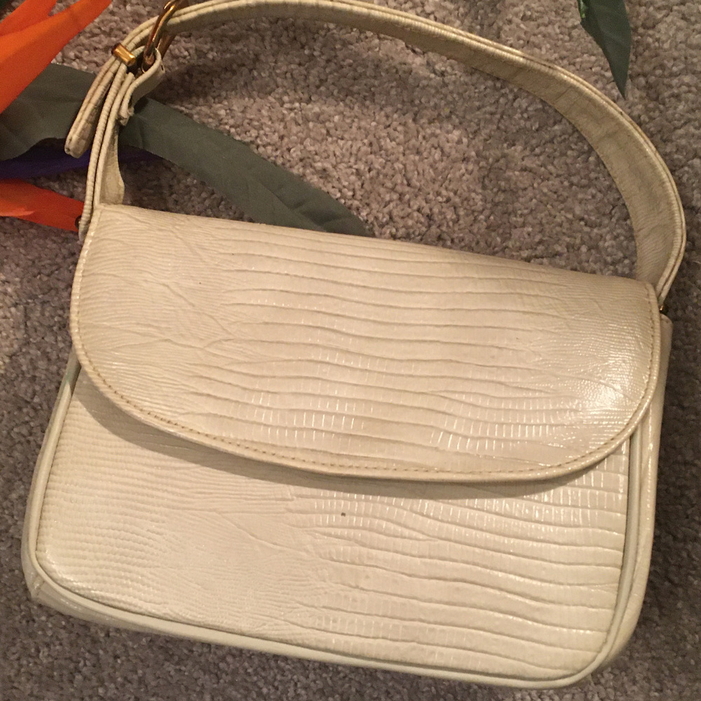 Lizard Embossed Leather Handbag - Picture 6 of 7